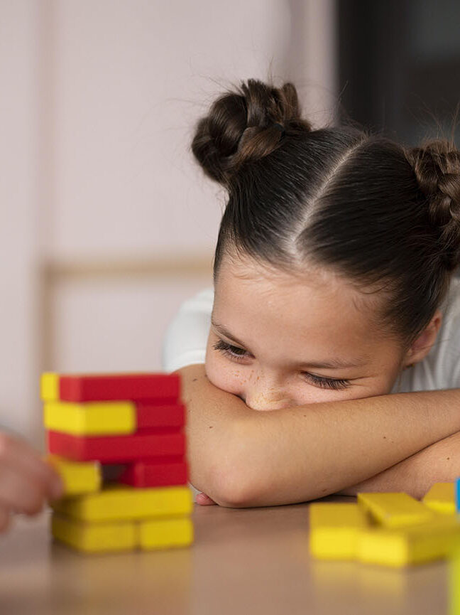 Criança com autismo.