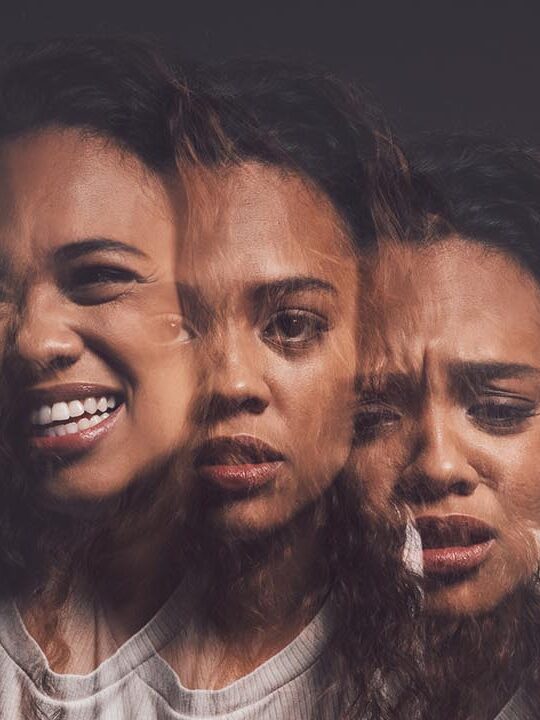 Mulher com bipolaridade.